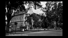 GEDUNG SEKOLAH SUSTER URSULIN TAHUN 1920 DI TJELAKET, MALANG, JAWA TIMUR