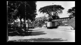 JEMBATAN DI ATAS SPOORSTRAAT DI MALANG, JAWA TIMUR